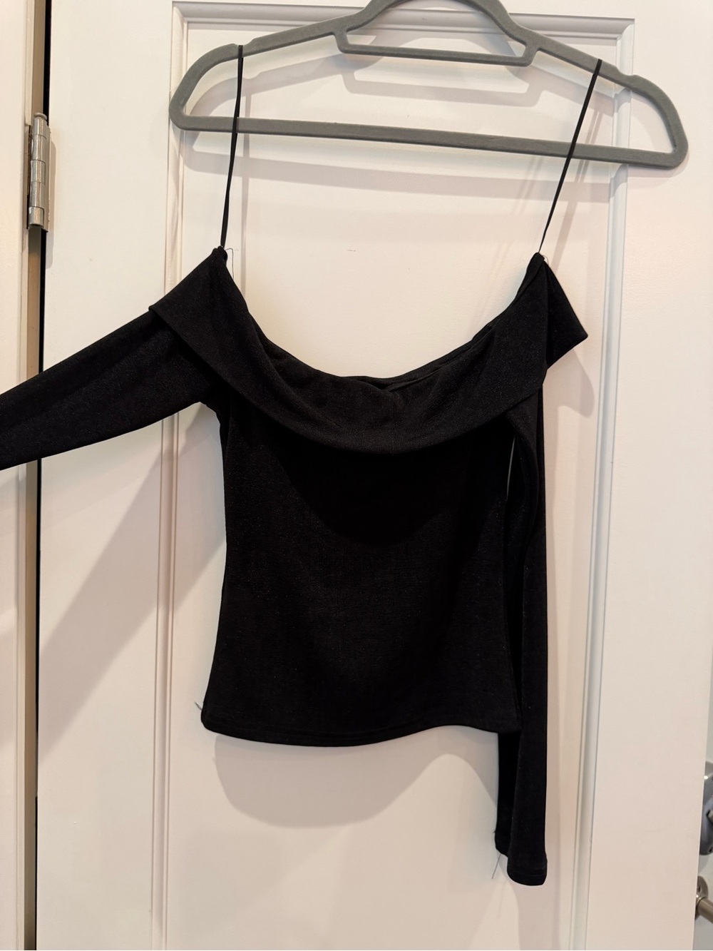 Motel Rocks Off-Shoulder Black Top - Picture 4 of 4